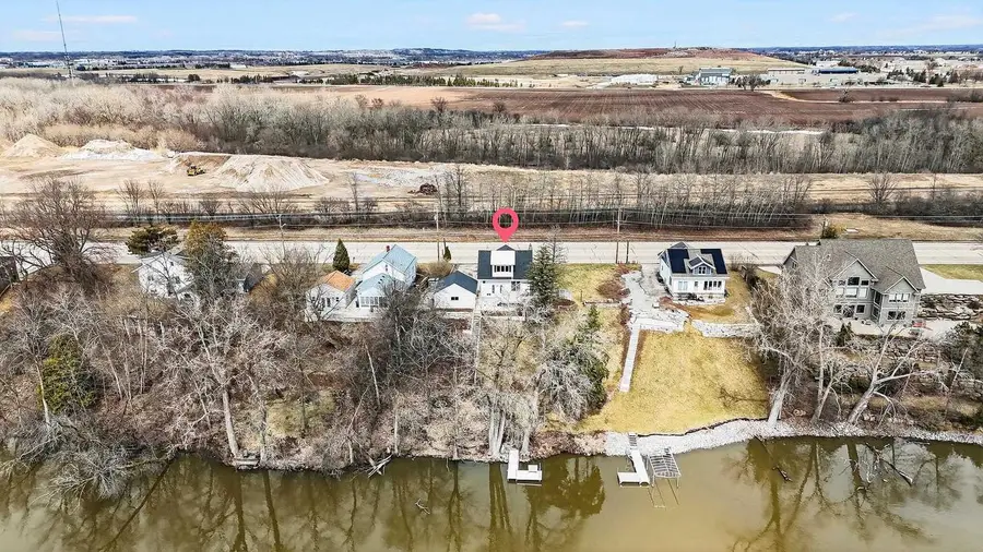 1721 W MAIN STREET, Little Chute, WI 54911 - #3