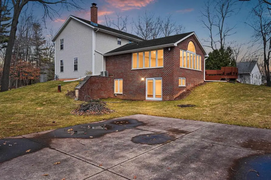 1367 WHIRTHINGTON COURT, Suamico, WI 54173 - #2