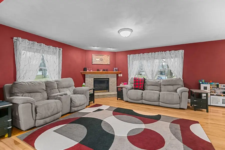 1401 HAYMEADOW COURT, New London, WI 54961 - #3