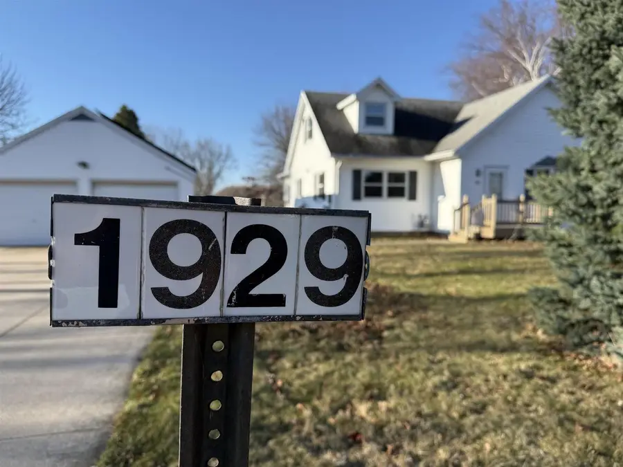 1929 INDIAN POINT ROAD, Oshkosh, WI 54901 - #2