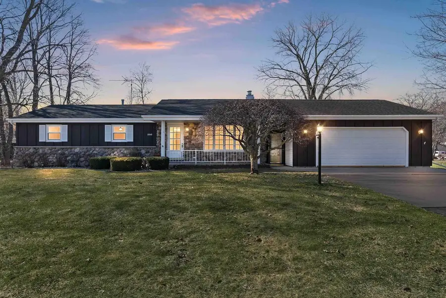 2245 LARKSPUR DRIVE, Appleton, WI 54915 - #2