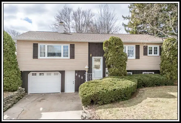 828 W WARREN STREET, New London, WI 54961