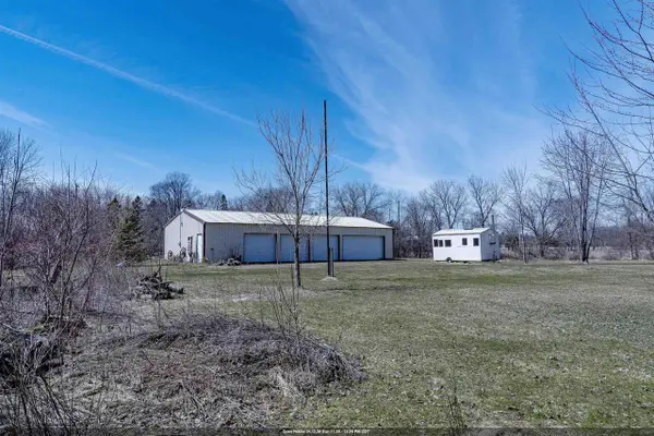 W284 OAK STREET, Fremont, WI 54940