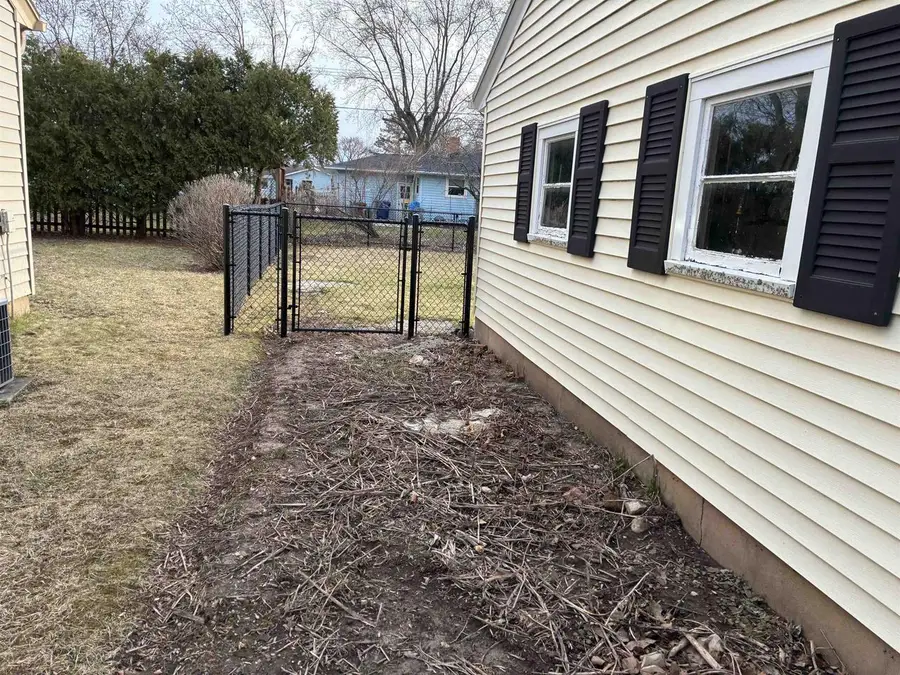 1646 LORETTA LANE, Green Bay, WI 54302 - #3