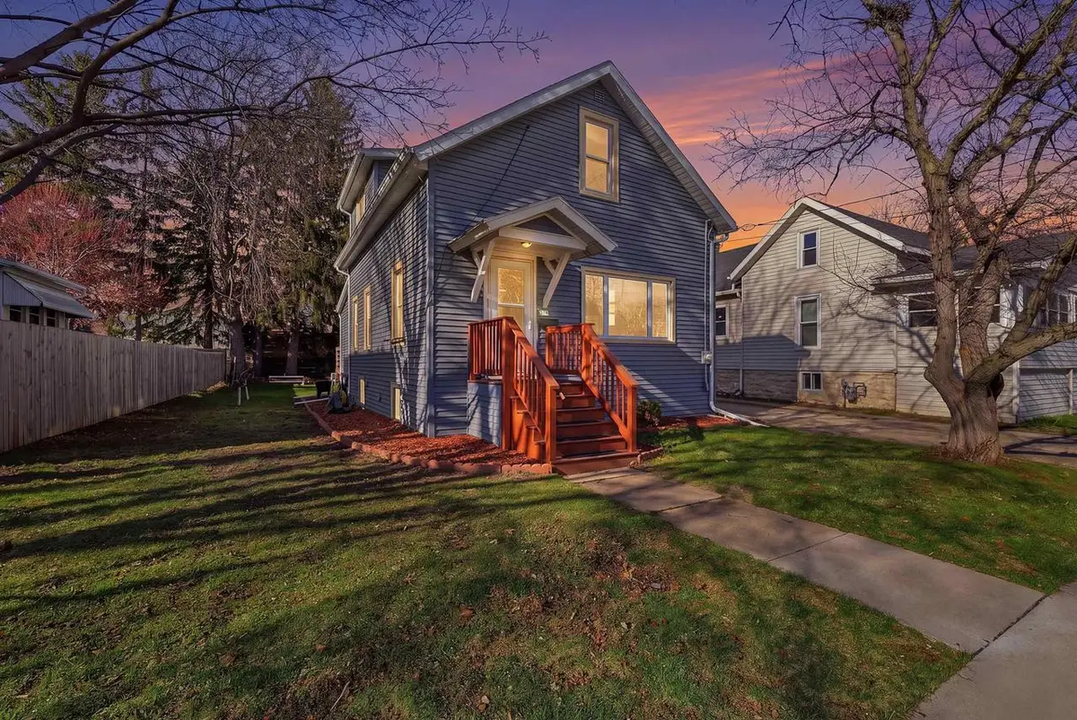 316 E LINCOLN AVENUE, Oshkosh, WI 54901 - #1