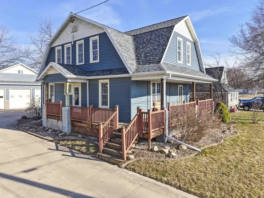 300 N MAPLE STREET, Black Creek, WI 54106 - #2