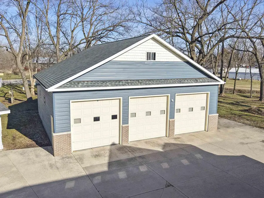 300 N MAPLE STREET, Black Creek, WI 54106 - #3