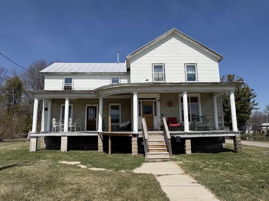 555 PECOR STREET, Oconto, WI 54153 - #2