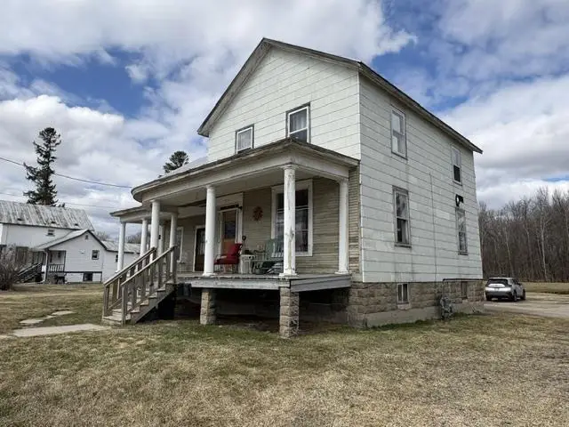 555 PECOR STREET, Oconto, WI 54153 - #3