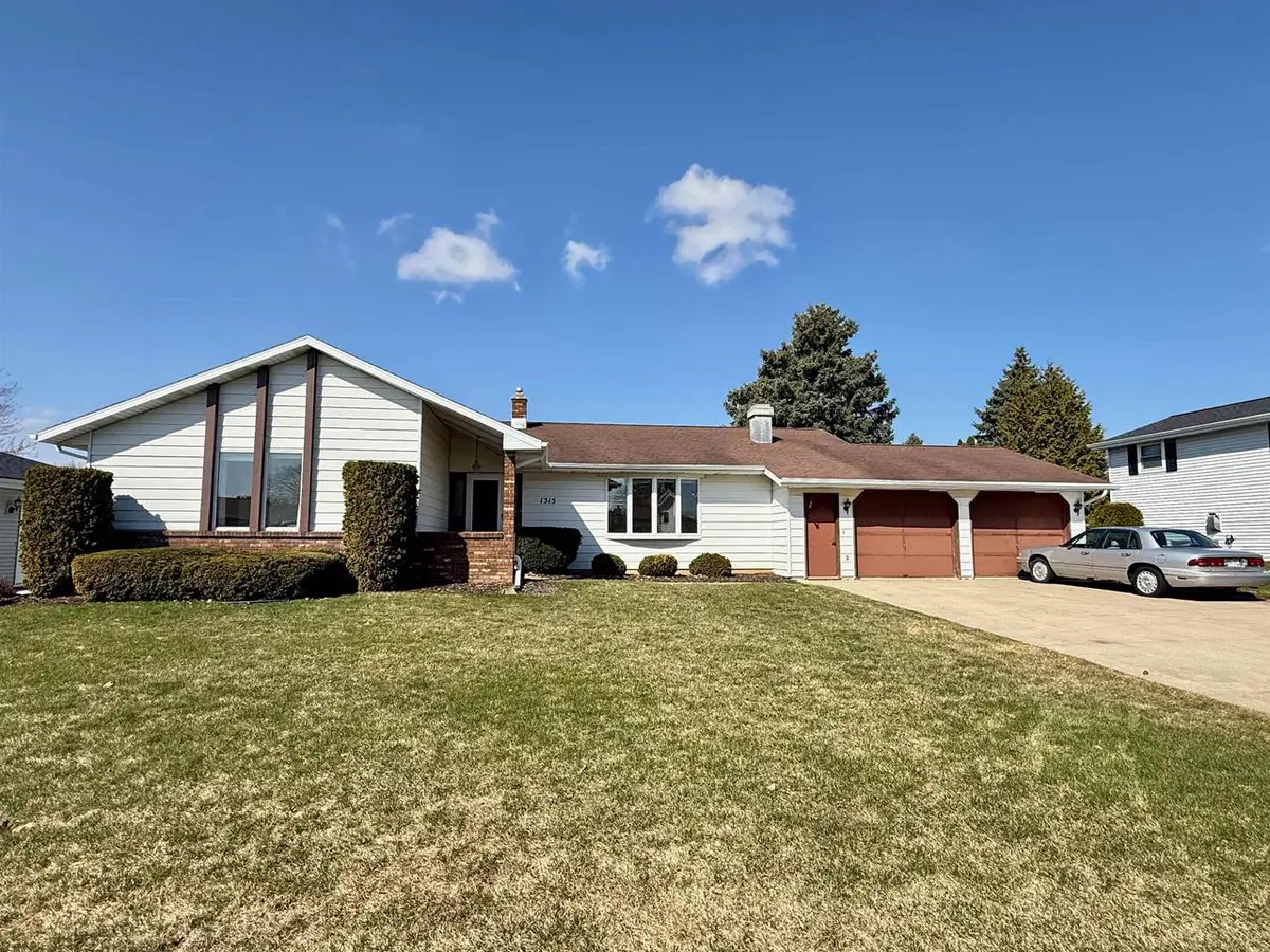 1315 WEDGEWOOD LANE, Neenah, WI 54956 - #1