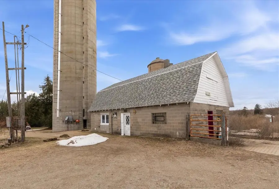 6864 COUNTY RD J, Oconto, WI 54153 - #3