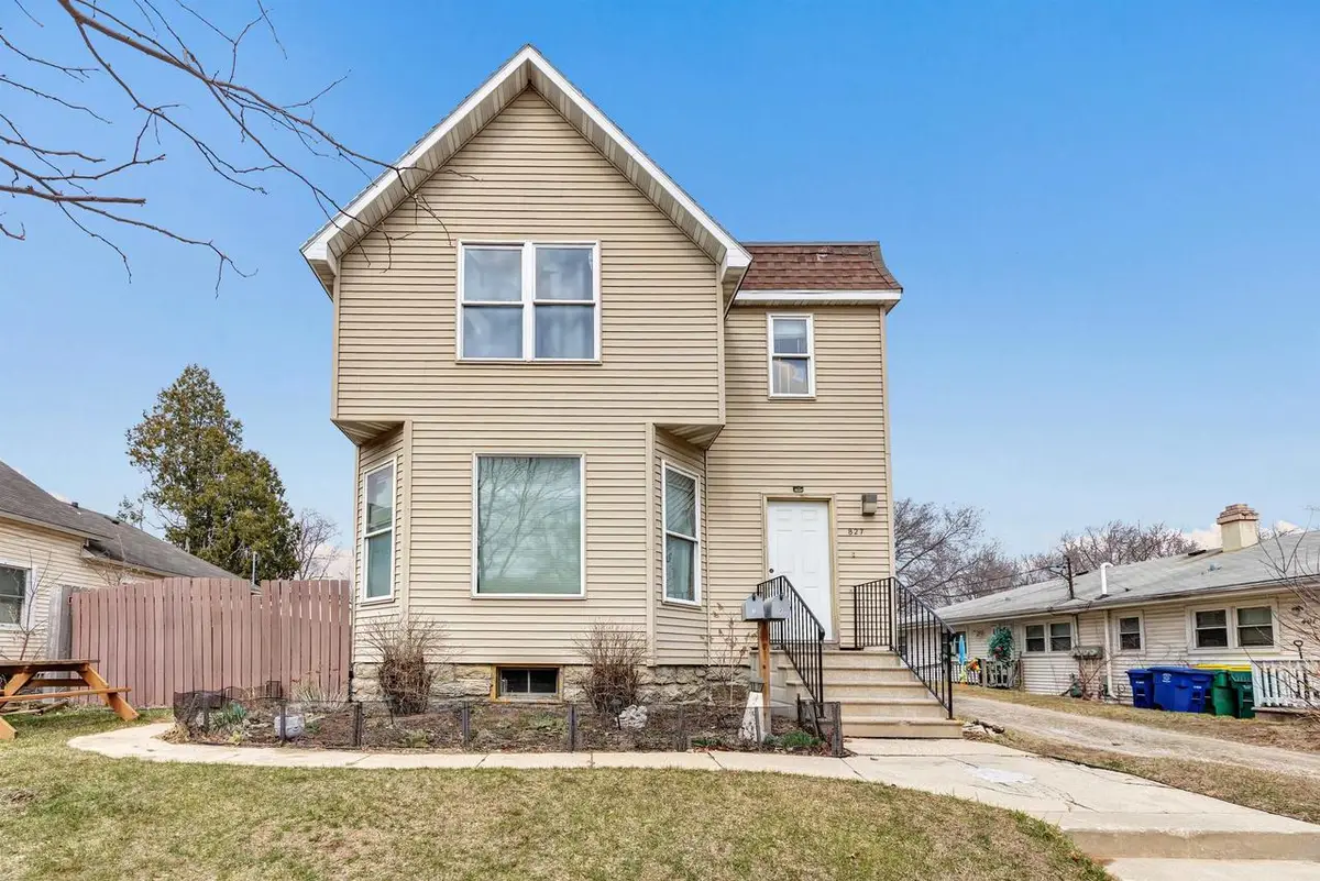 827 N BROADWAY, Green Bay, WI 54303 - #1