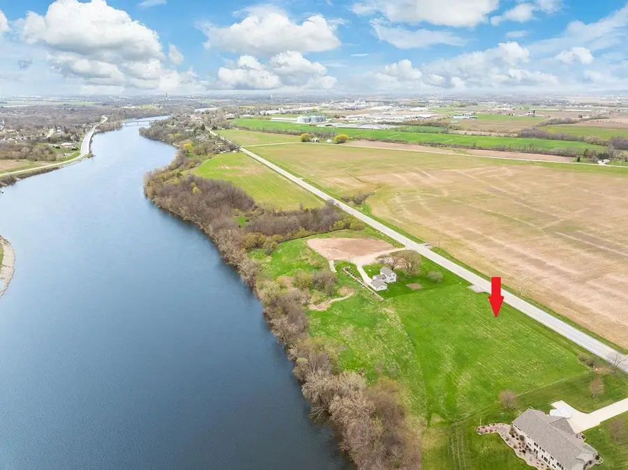 4251 LOST DAUPHIN ROAD, De Pere, WI 54115 - #3
