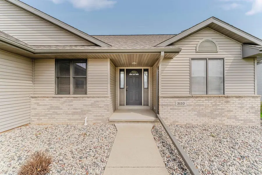 3120 MOCKINGBIRD WAY, Oshkosh, WI 54904 - #3
