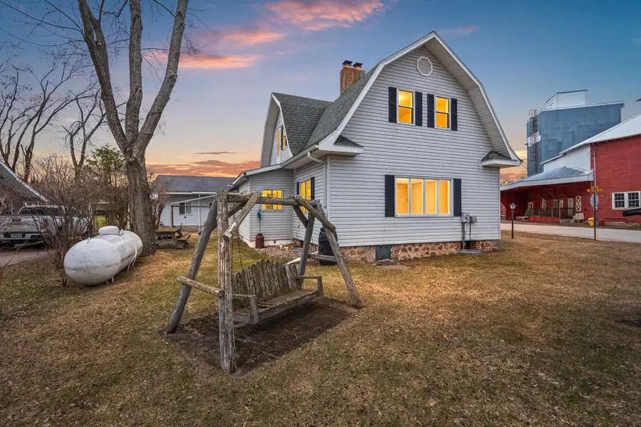 701 E PLEASANT STREET, Gresham, WI 54128 - #2