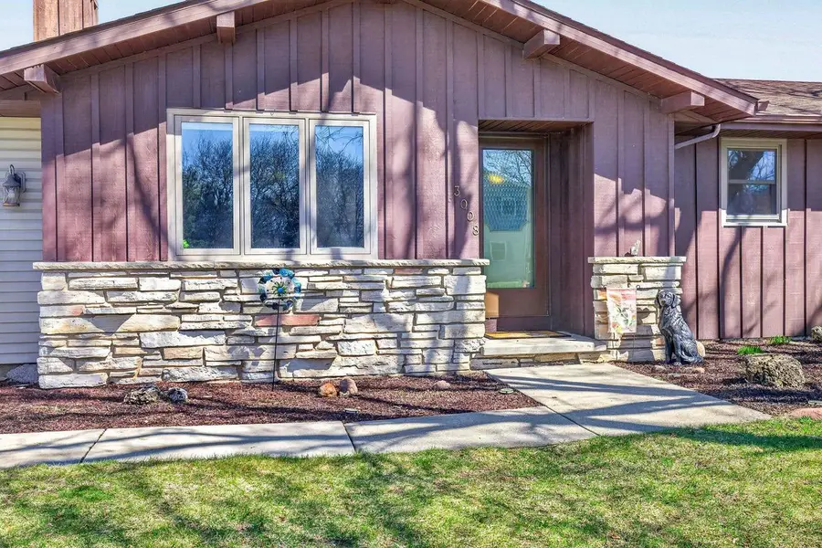 3008 E BONA AVENUE, Appleton, WI 54915 - #2
