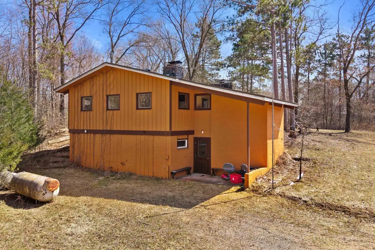 W4315 BROWN DEER COURT, Redgranite, WI 54970 - #1