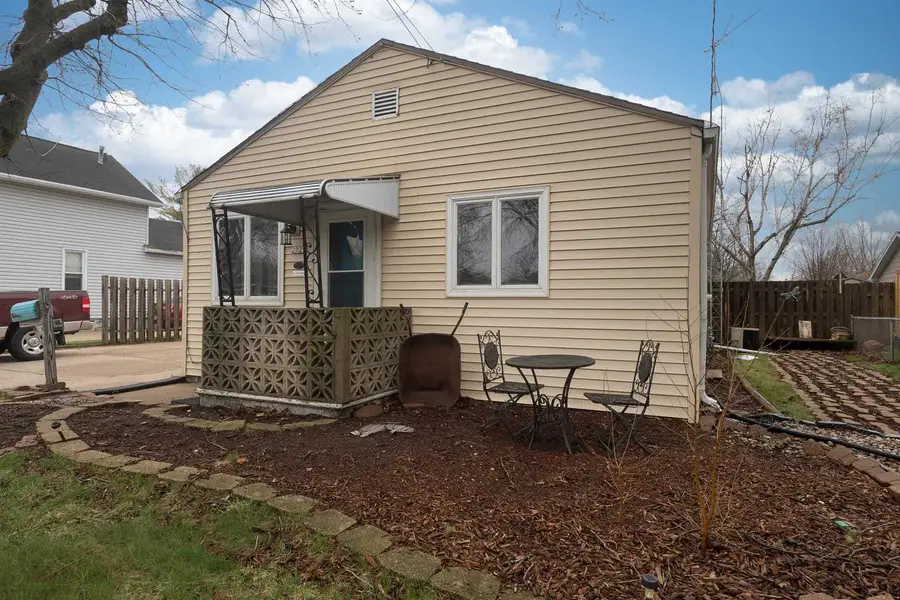 2021 SHERIDAN STREET, Oshkosh, WI 54901 - #2