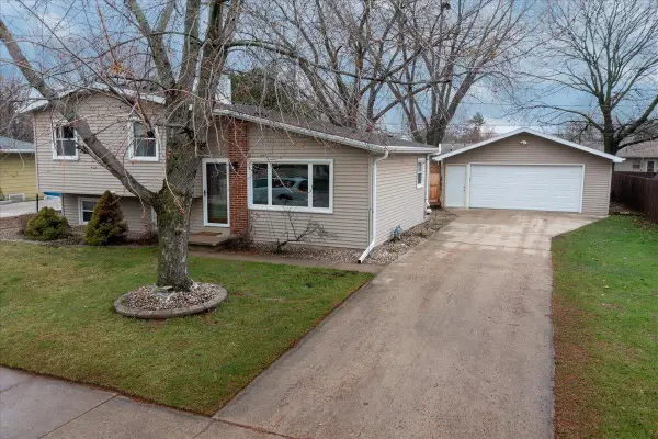 1058 TULLAR ROAD, Neenah, WI 54956