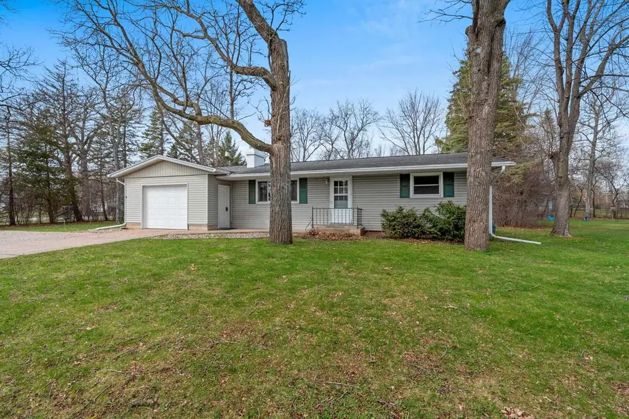 3040 SHELDON DRIVE, Oshkosh, WI 54904 - #3