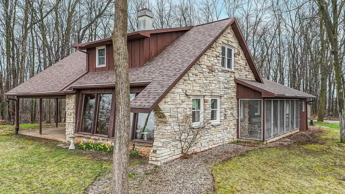 N9237 COUNTY ROAD N, Appleton, WI 54915 - #1