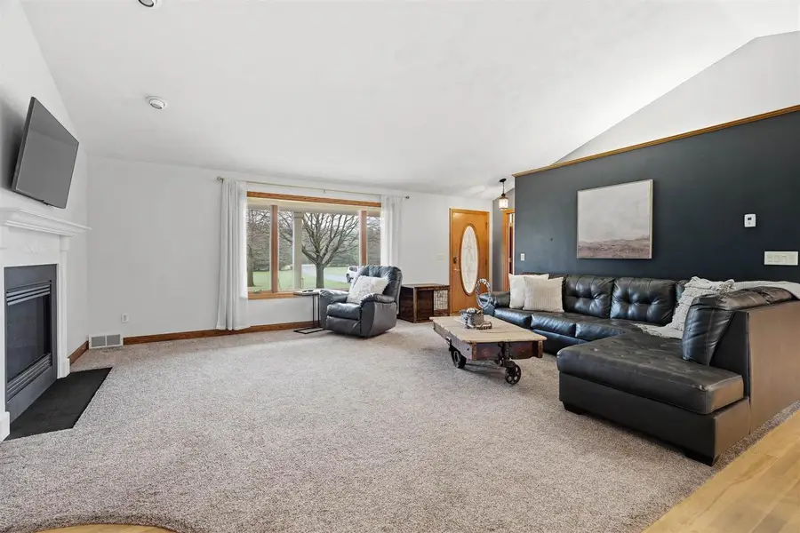 E8958 BROKEN BRANCH LANE, New London, WI 54961 - #2