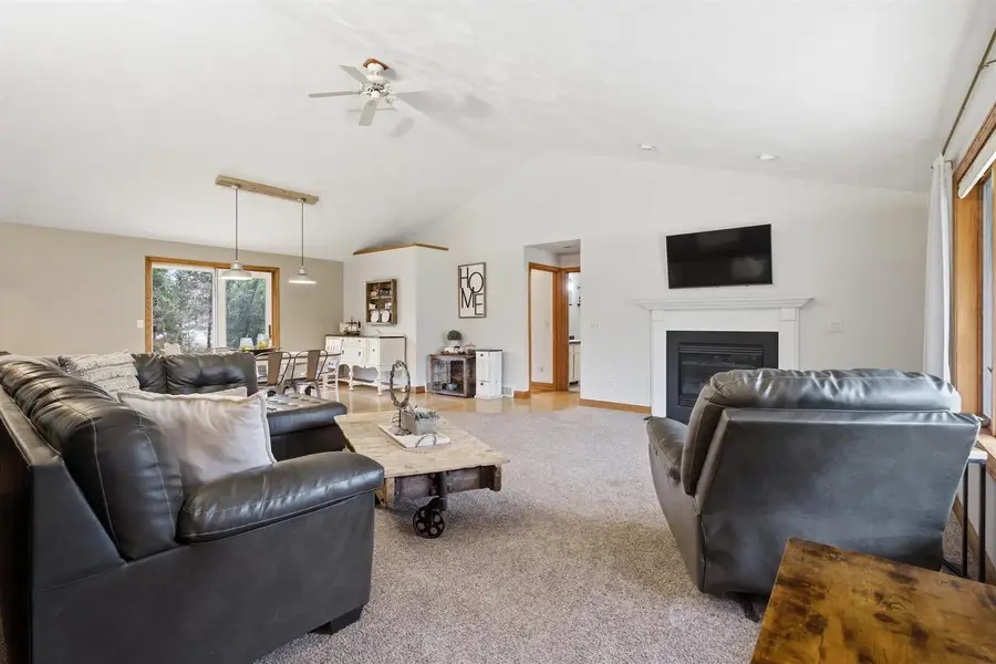 E8958 BROKEN BRANCH LANE, New London, WI 54961 - #3
