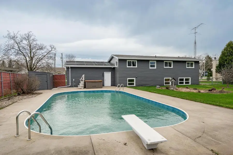 4607 W CAPITAL DRIVE, Appleton, WI 54914 - #2