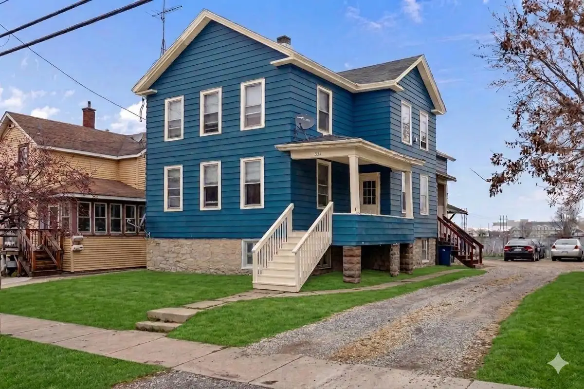 326 W 6TH AVENUE, Oshkosh, WI 54902 - #1