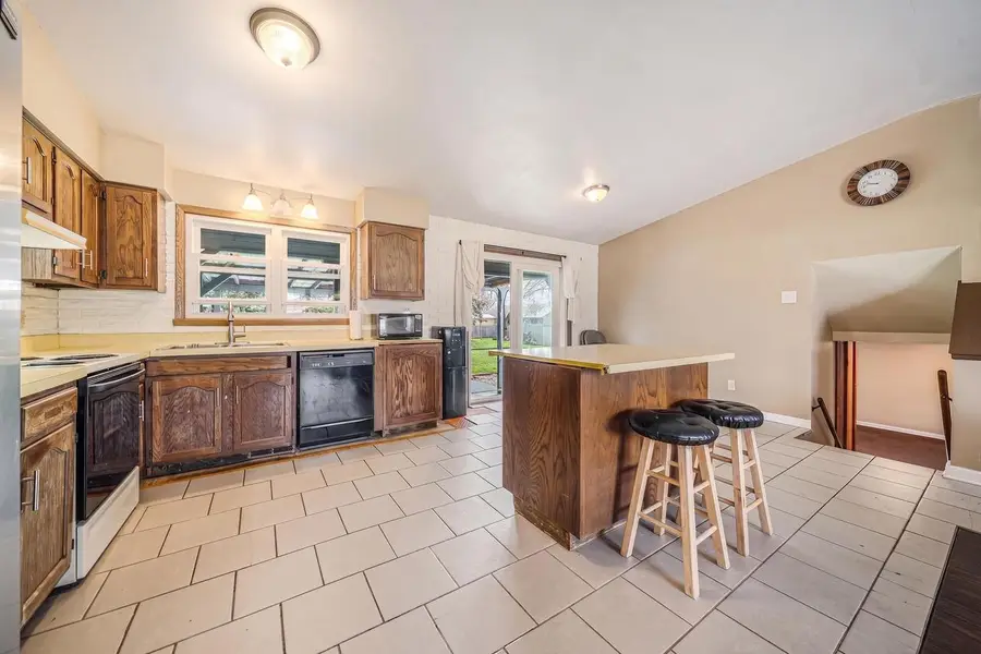 727 DAWN COURT, Neenah, WI 54956 - #3