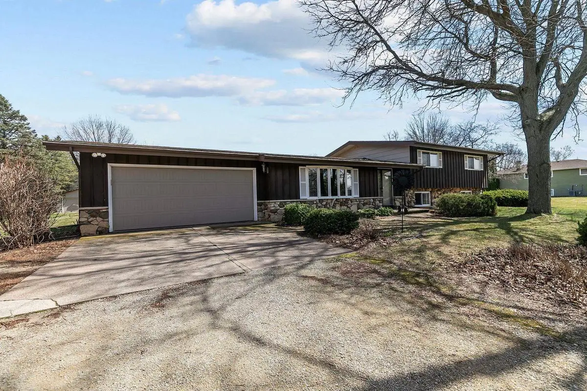 N956 NORTH ROAD, Hortonville, WI 54944 - #1