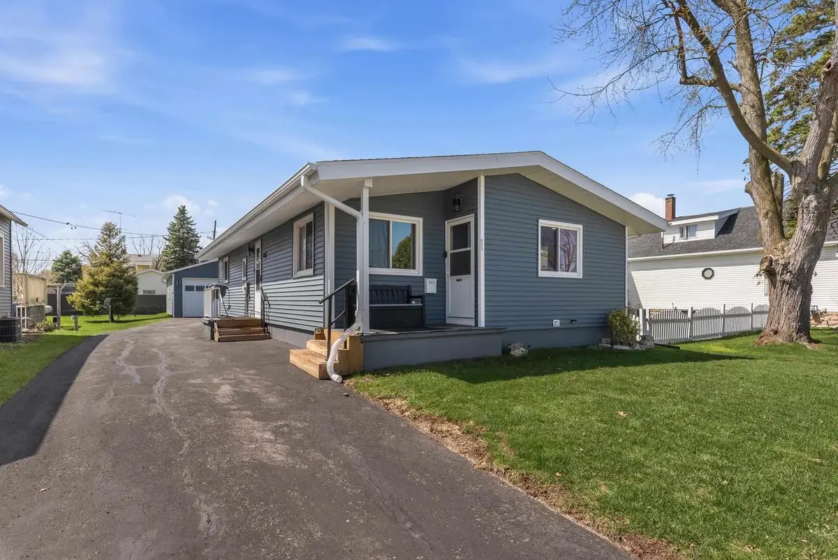 521 DELAWARE AVENUE, North Fond Du Lac, WI 54937 - #1