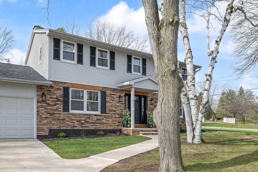 1300 HIAWATHA CIRCLE, Green Bay, WI 54313 - #2