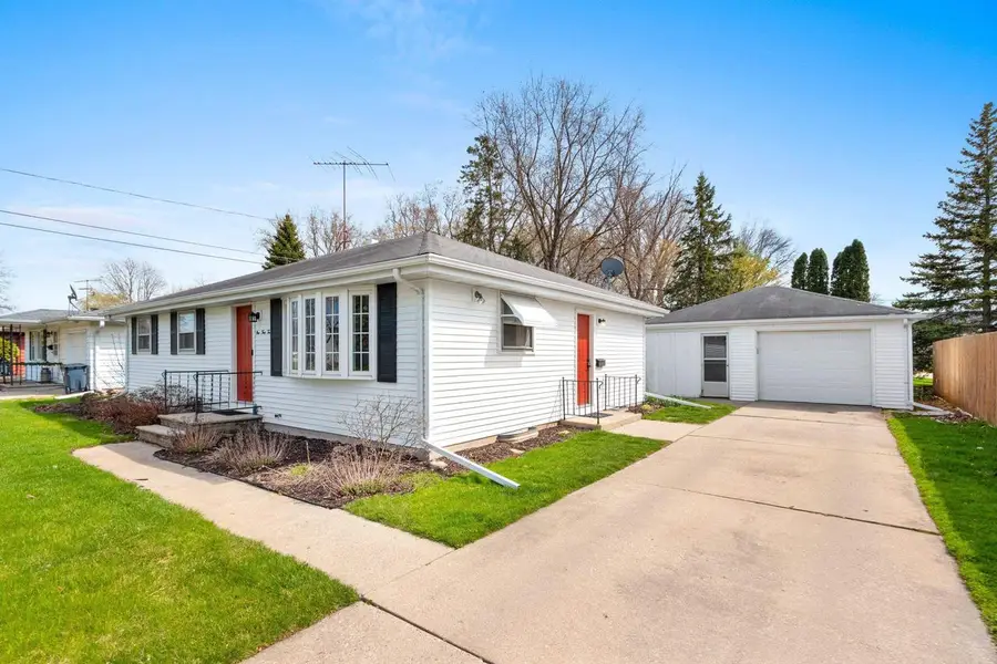142 W PECKHAM STREET, Neenah, WI 54956 - #2