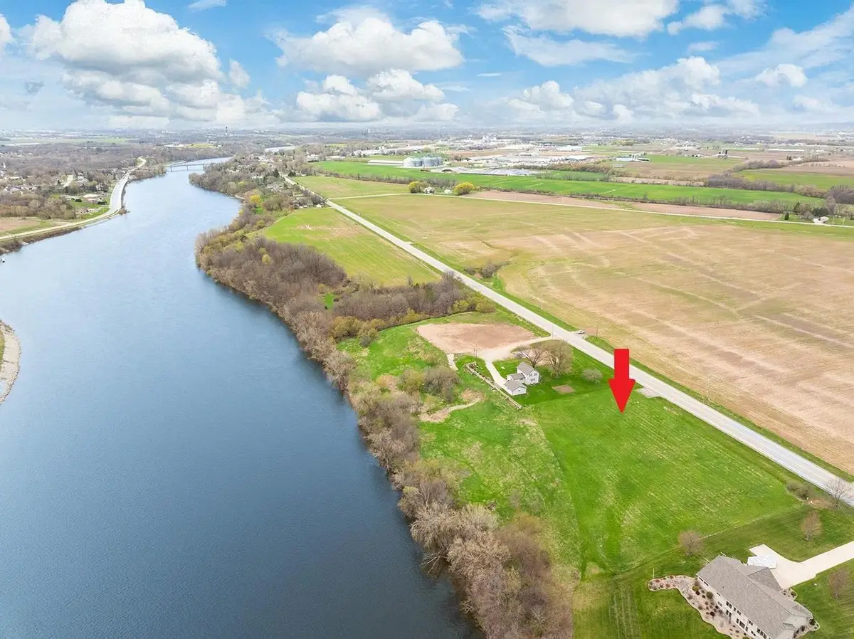 4275 LOST DAUPHIN ROAD, De Pere, WI 54115 - #1