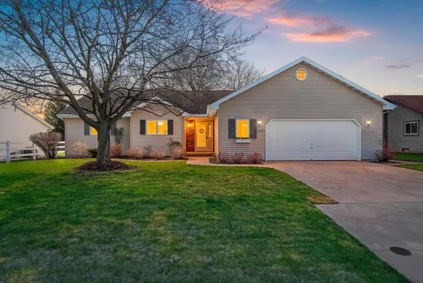 2967 W HIAWATHA DRIVE, Appleton, WI 54914