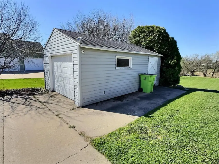 1785 CROWN DRIVE, Oshkosh, WI 54904 - #3