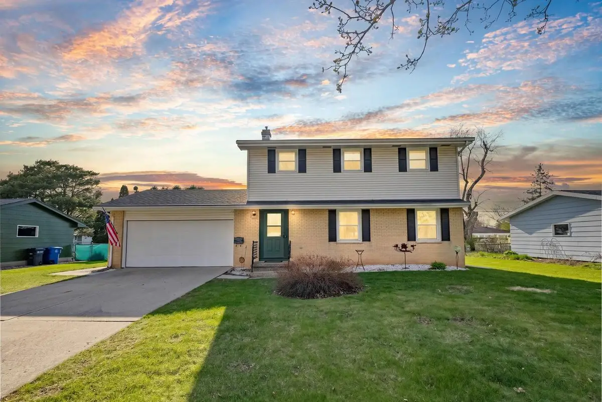 1105 DEVONSHIRE DRIVE, Oshkosh, WI 54902 - #1