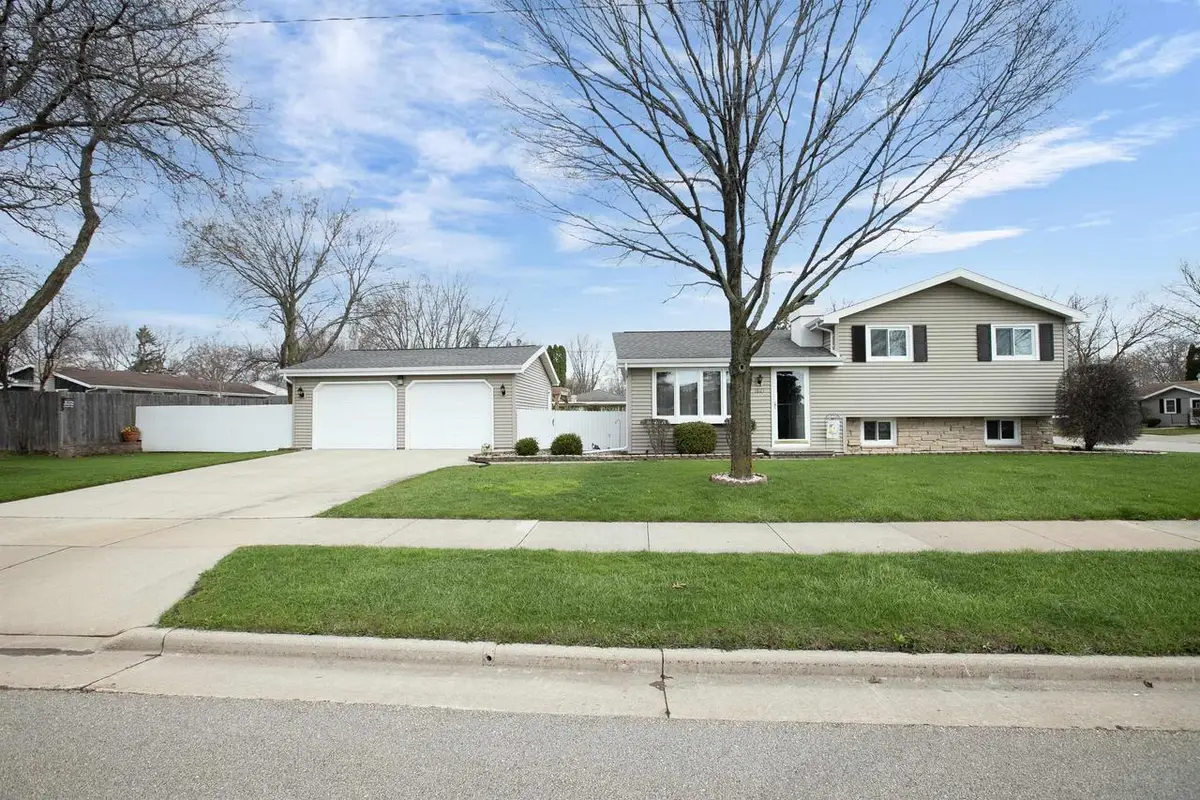 1021 APPLE BLOSSOM DRIVE, Neenah, WI 54956 - #1