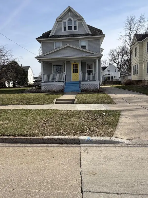 501 W BENT AVENUE, Oshkosh, WI 54901