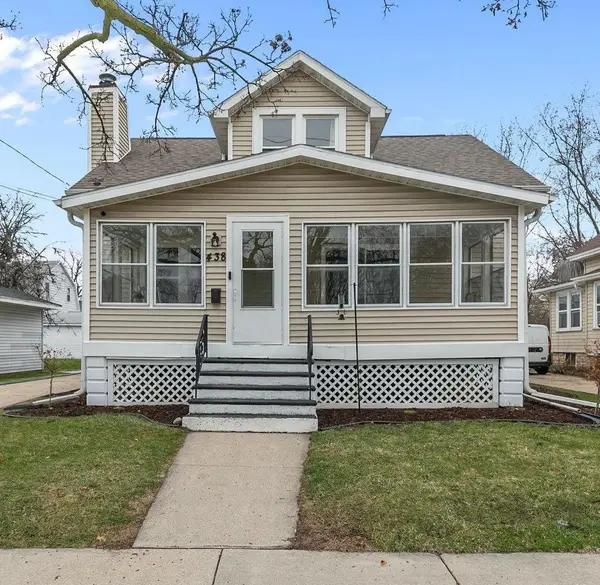 438 S BAIRD STREET, Green Bay, WI 54301