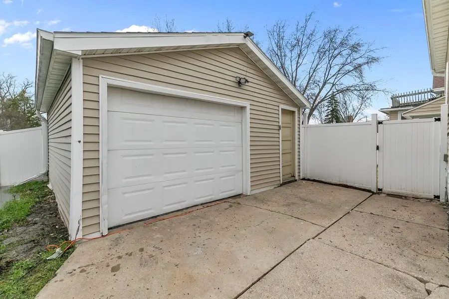 438 S BAIRD STREET, Green Bay, WI 54301 - #3
