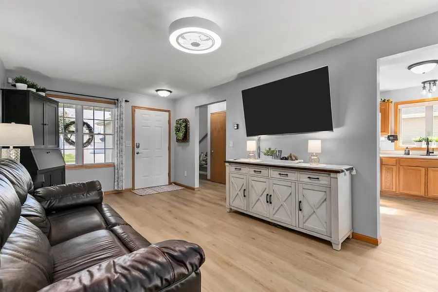 223 ALLEN AVENUE, Oshkosh, WI 54901 - #3