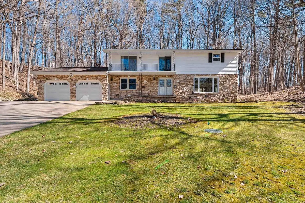 383 SWISS HILL DRIVE, Green Bay, WI 54302 - #1