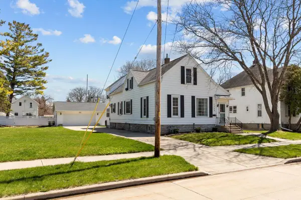 1224 EASTMAN STREET, Oshkosh, WI 54901