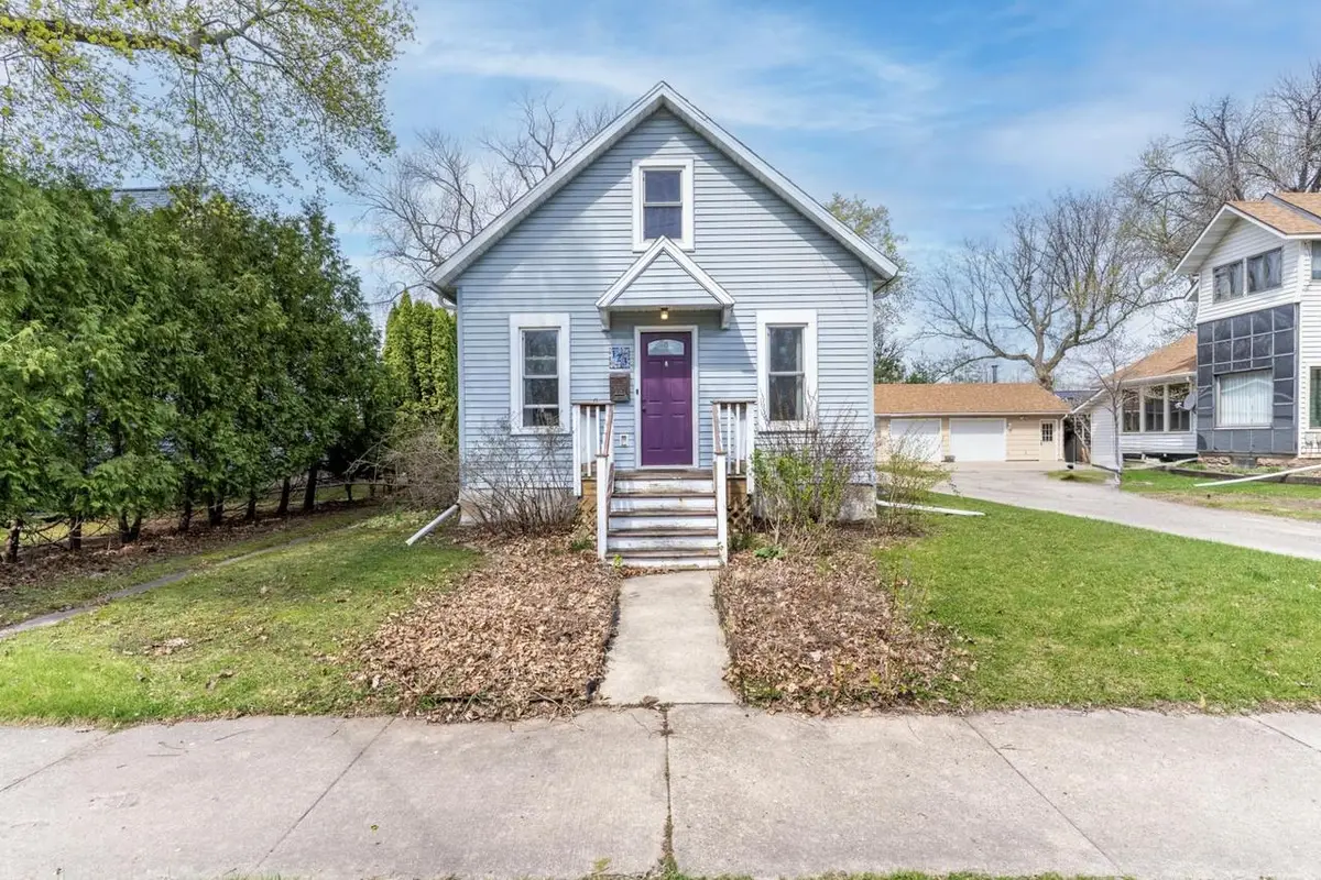 123 HARRISON STREET, Neenah, WI 54956 - #1