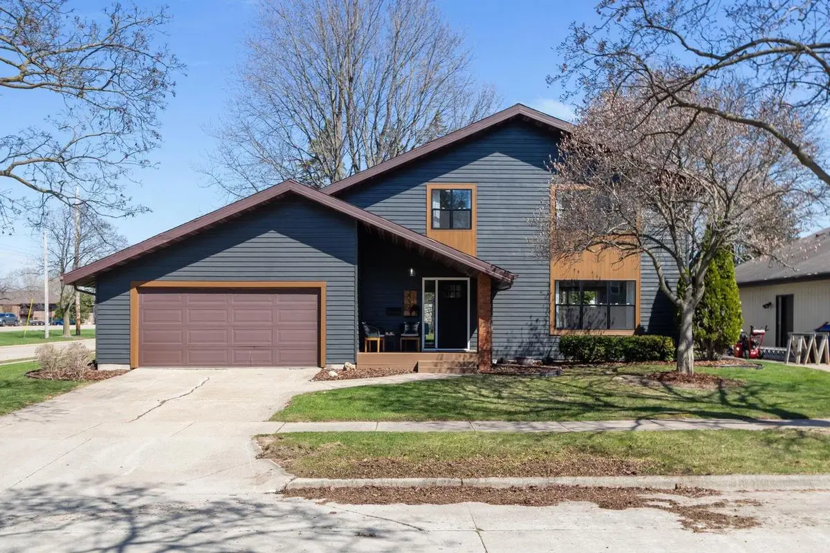 2734 N BEECHWOOD COURT, Appleton, WI 54911 - #1