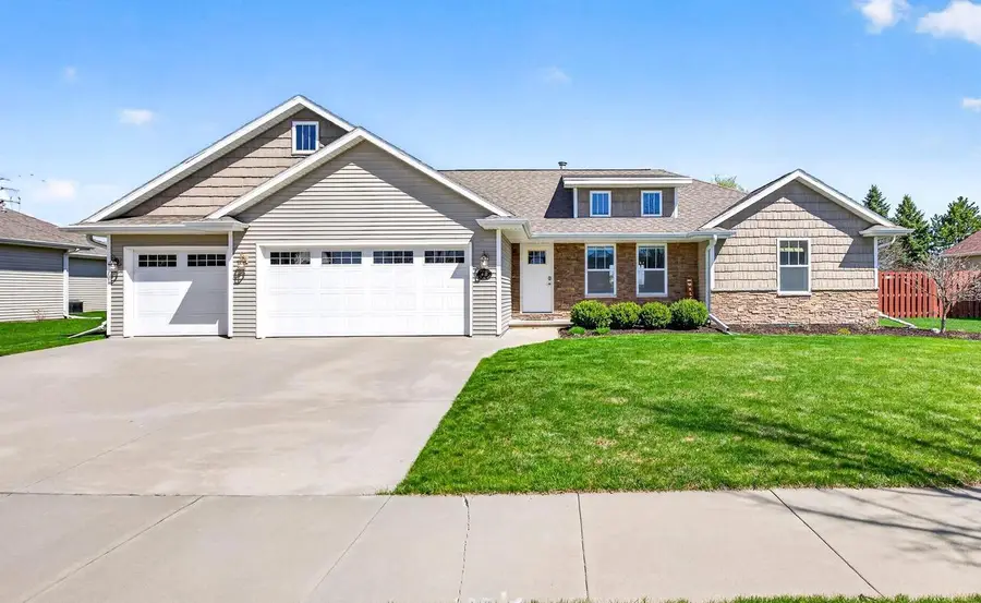 4102 E BRAEBURN DRIVE, Appleton, WI 54913 - #2