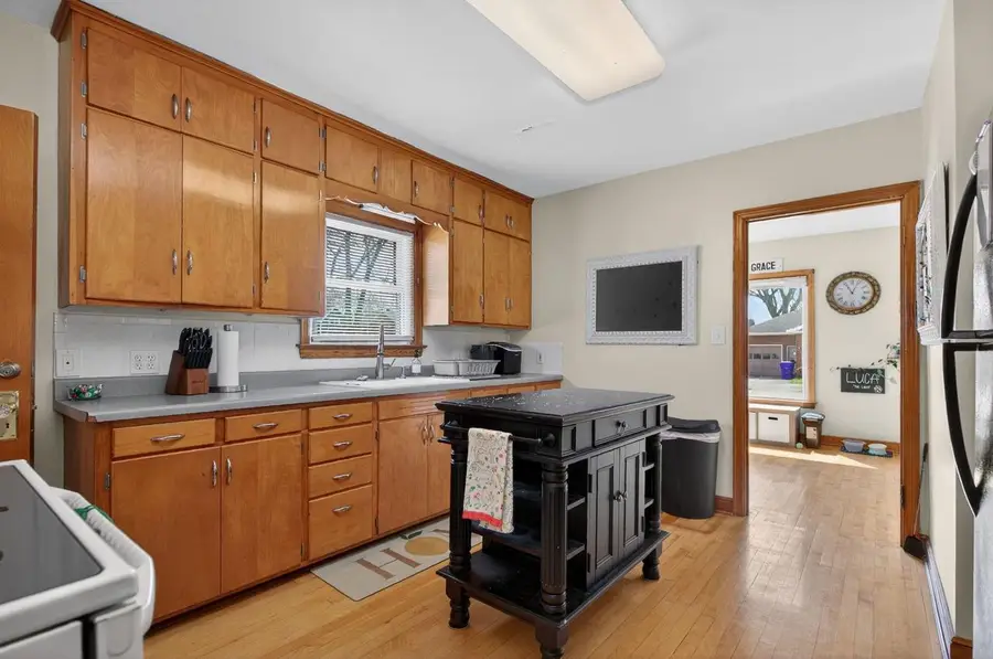 106 W PARKWAY BOULEVARD, Appleton, WI 54911 - #3