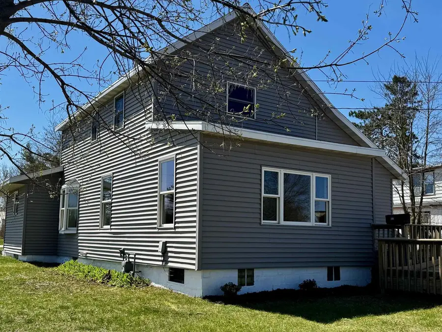 930 E RANDALL STREET, Shawano, WI 54166 - #3
